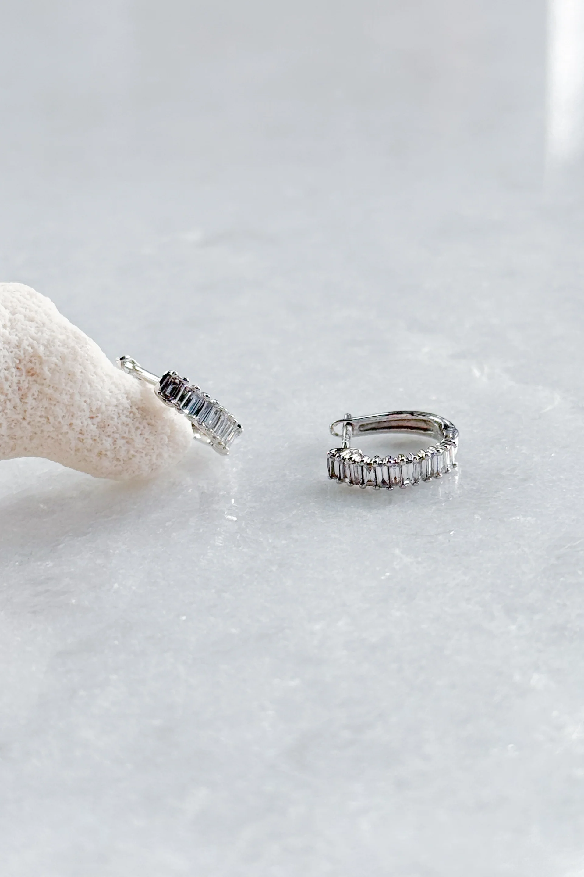 Baguette Diamond U Huggie Hoop Earring - Image 4