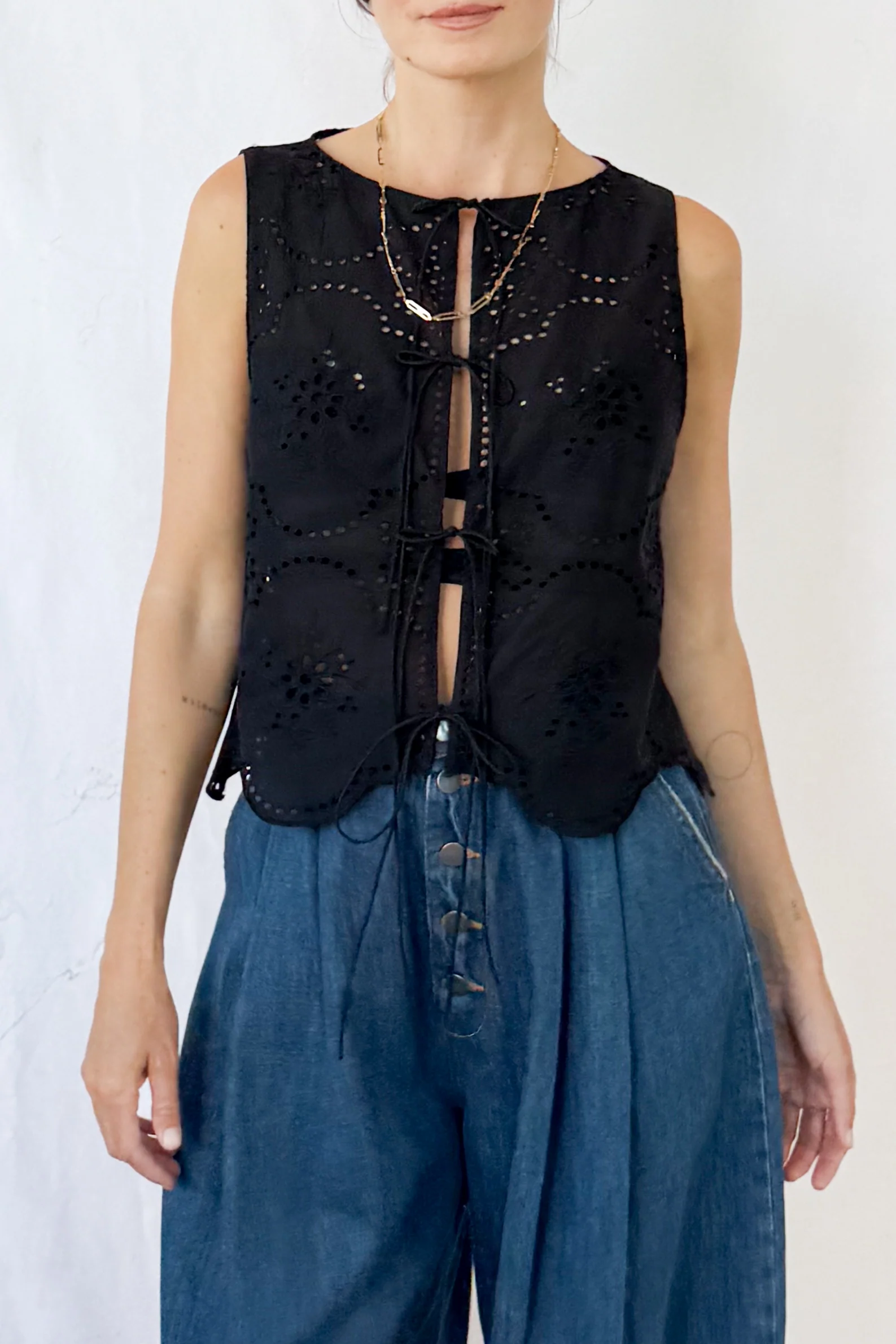 Broderie Tie Tank Top - Image 8