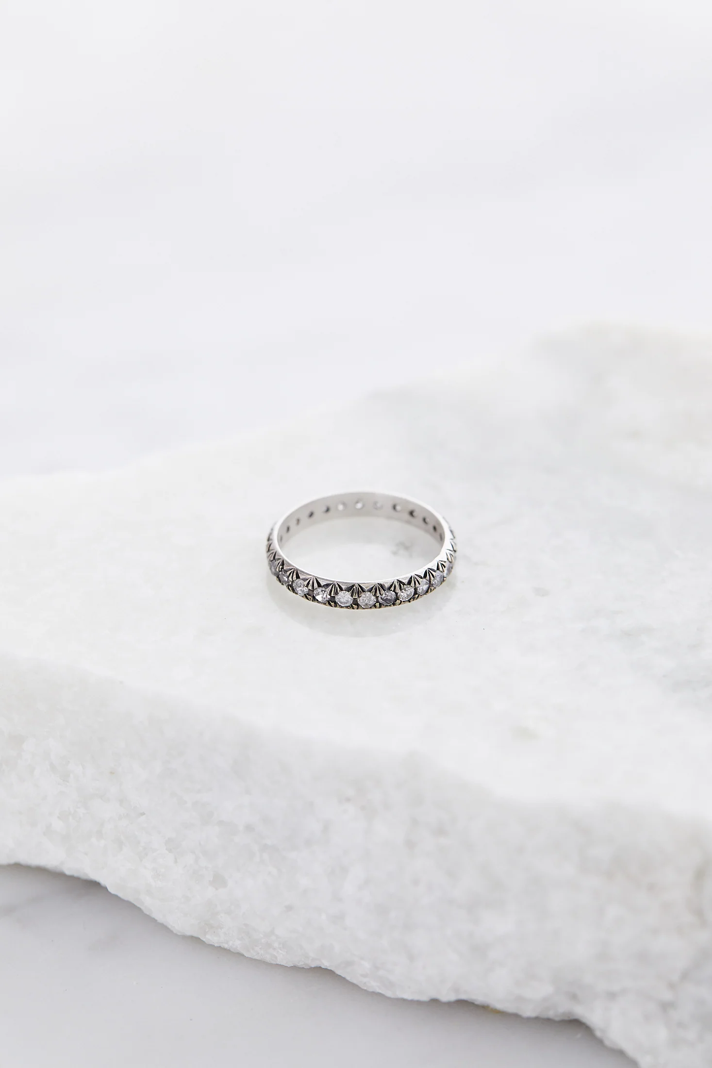 Attelage French Cut Pave Band - Image 5