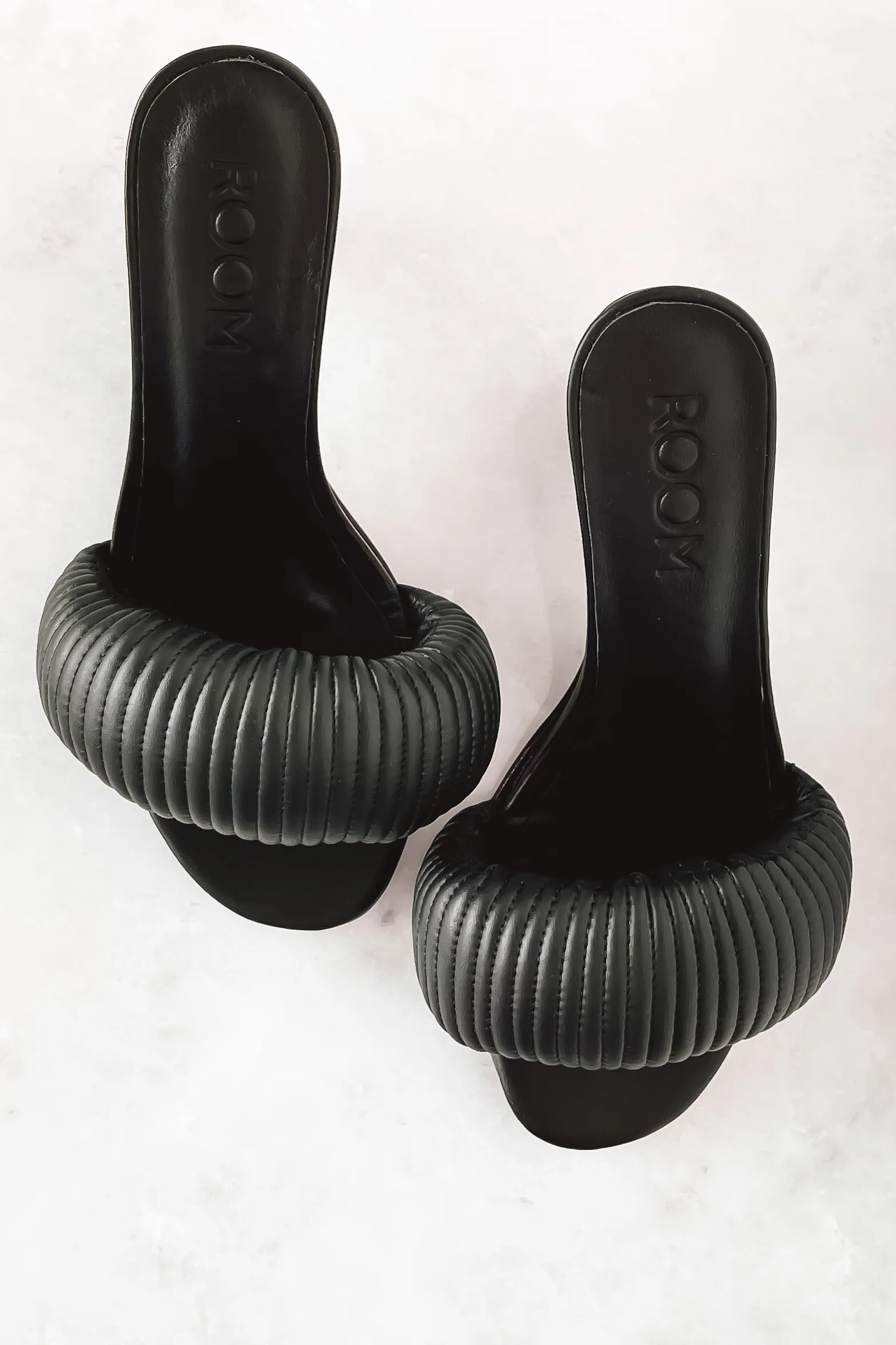 Settee Heel - Image 5